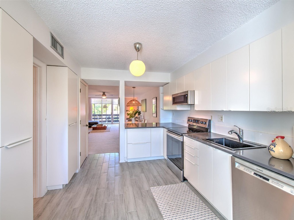 744 Bayport Way #744 Longboat Key FL 34228 - SARASOTA BAY/GULF OF MEXICO T3415401 image13