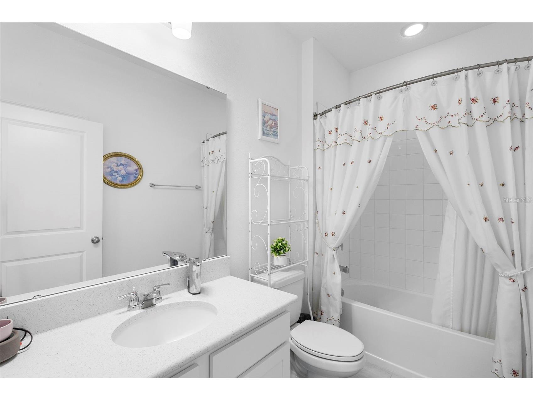 744 Hyperion Drive Debary FL 32713 - No name V4946951 image34