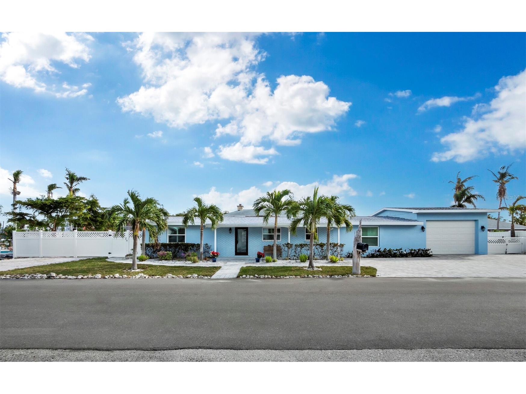 744 Jungle Queen Way Longboat Key FL 34228 TB8463320 image1