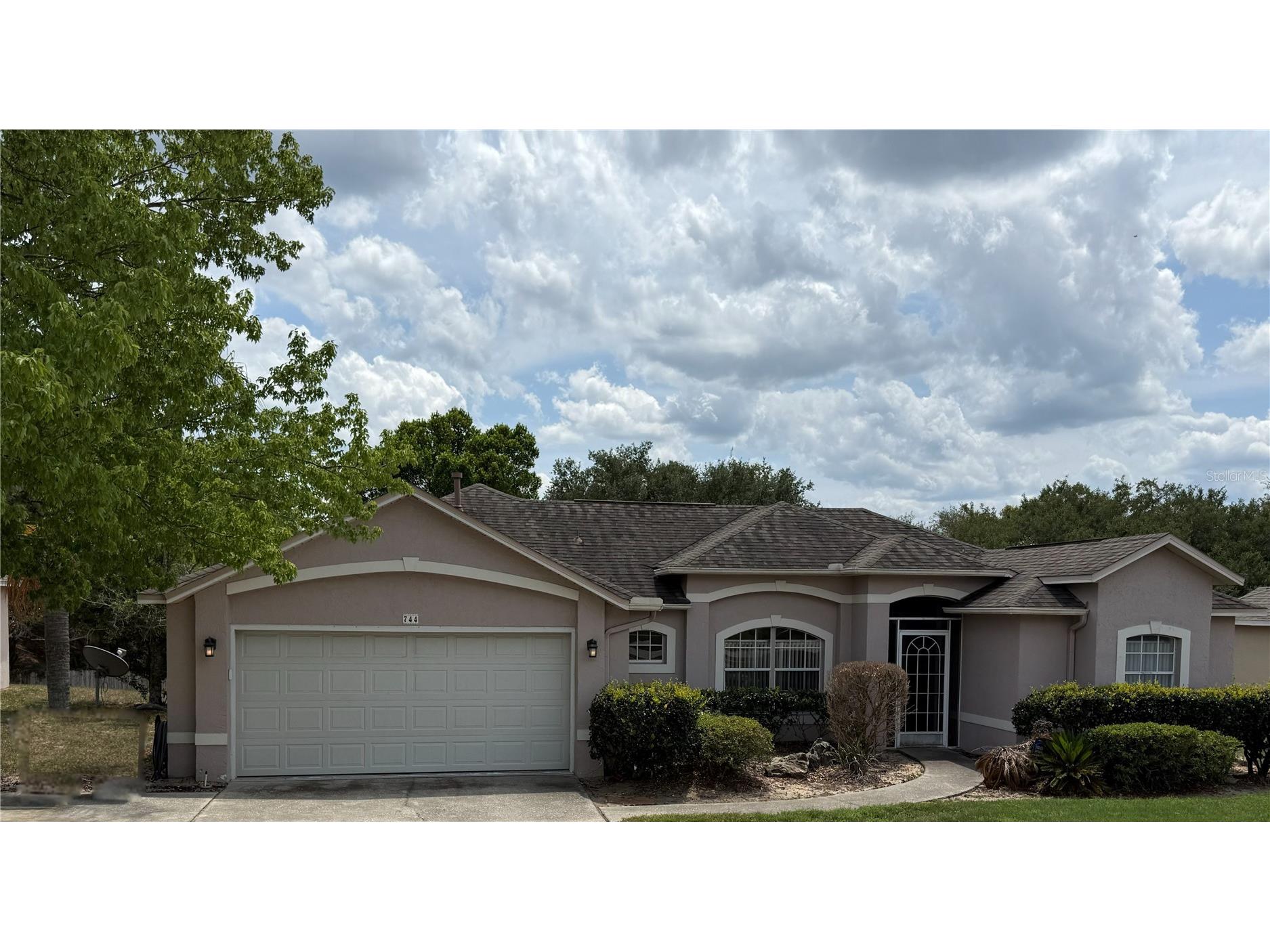 744 Meadow Park Drive Minneola FL 34715 OM723832 image1