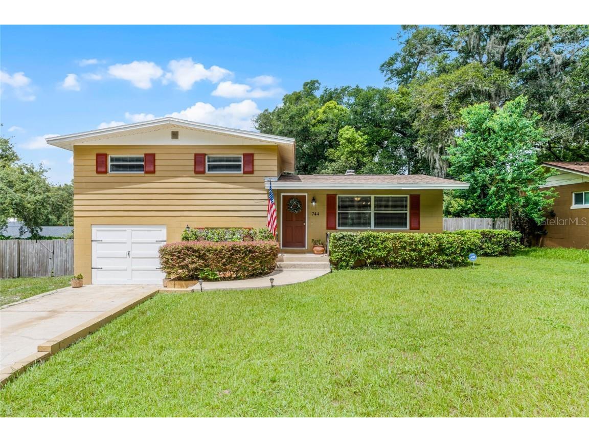 744 S Woodward Deland FL 32720 V4937723 image1