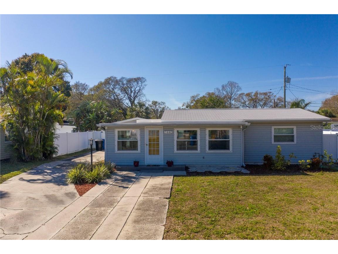 7440 Orpine Drive N Saint Petersburg FL 33702 U8190535 image1