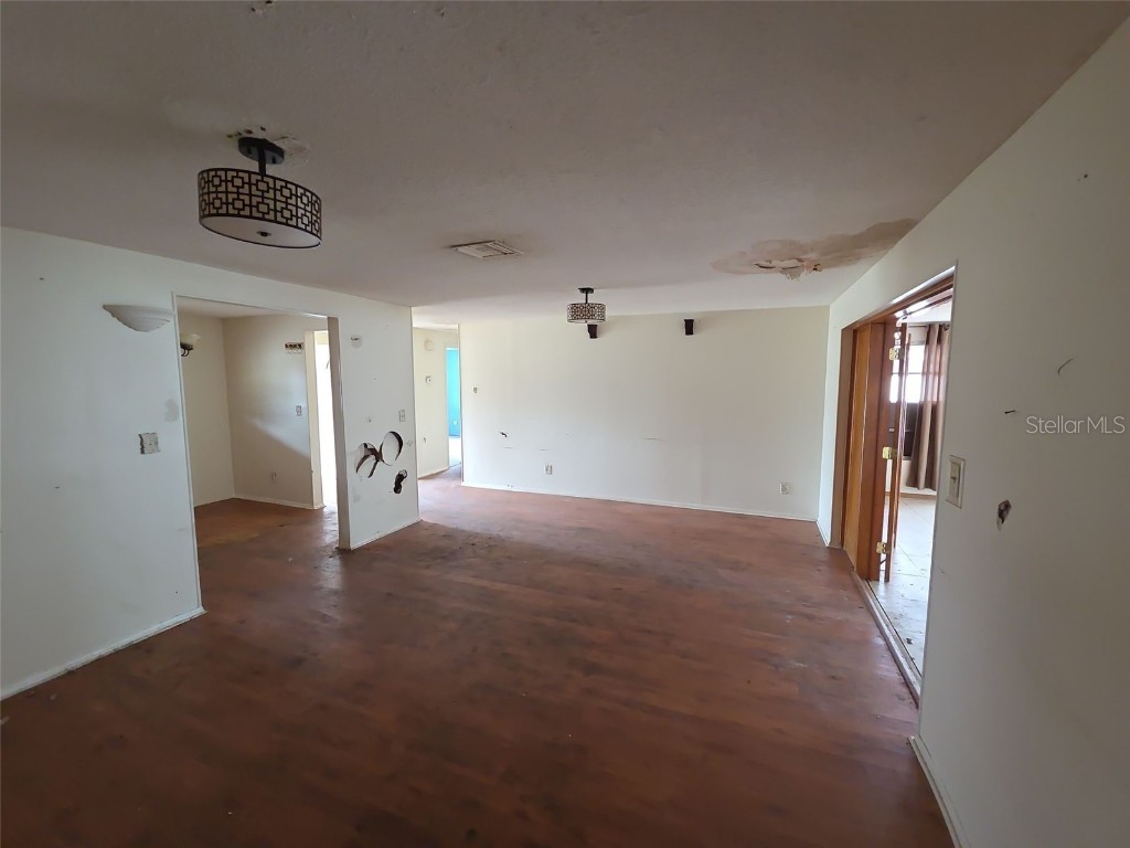 7441 1st Street N Saint Petersburg FL 33702 O6368169 image3