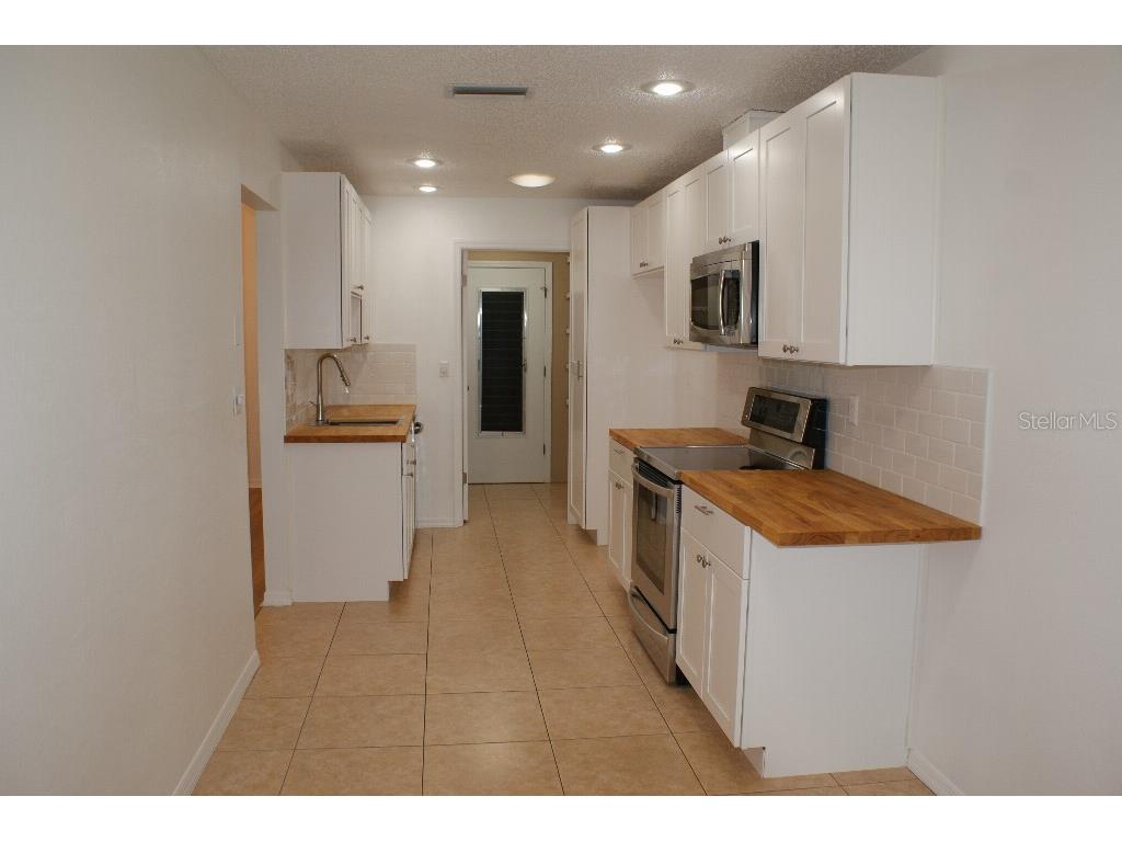 7445 Crestwood Drive Weeki Wachee FL 34613 TB8520465 image14