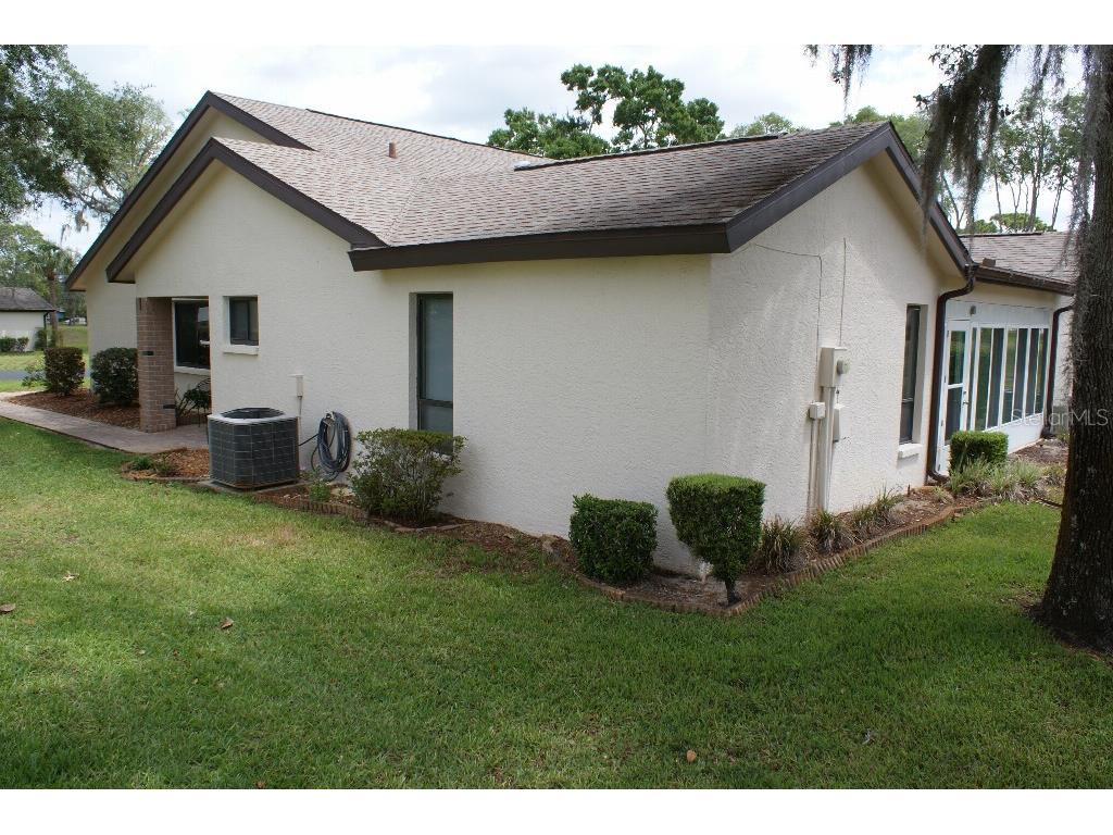 7445 Crestwood Drive Weeki Wachee FL 34613 TB8520465 image3