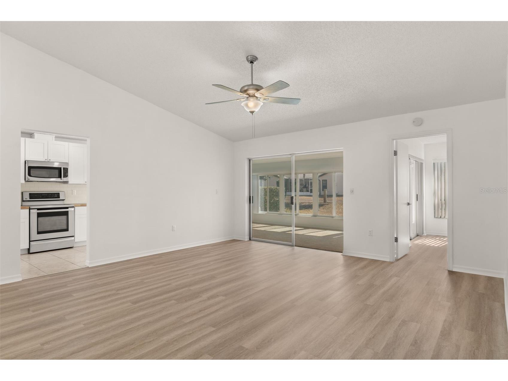 7445 Crestwood Drive Weeki Wachee FL 34613 W7883007 image10