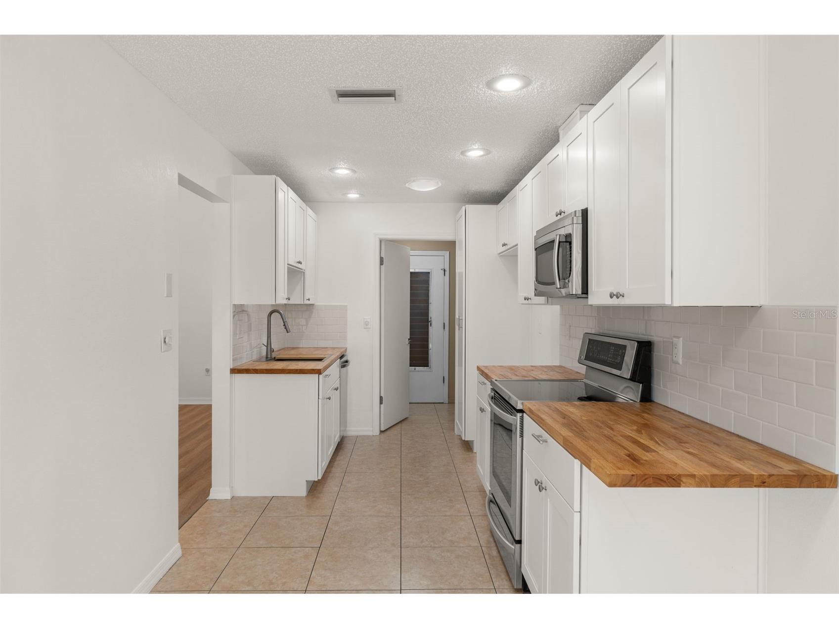 7445 Crestwood Drive Weeki Wachee FL 34613 W7883007 image17