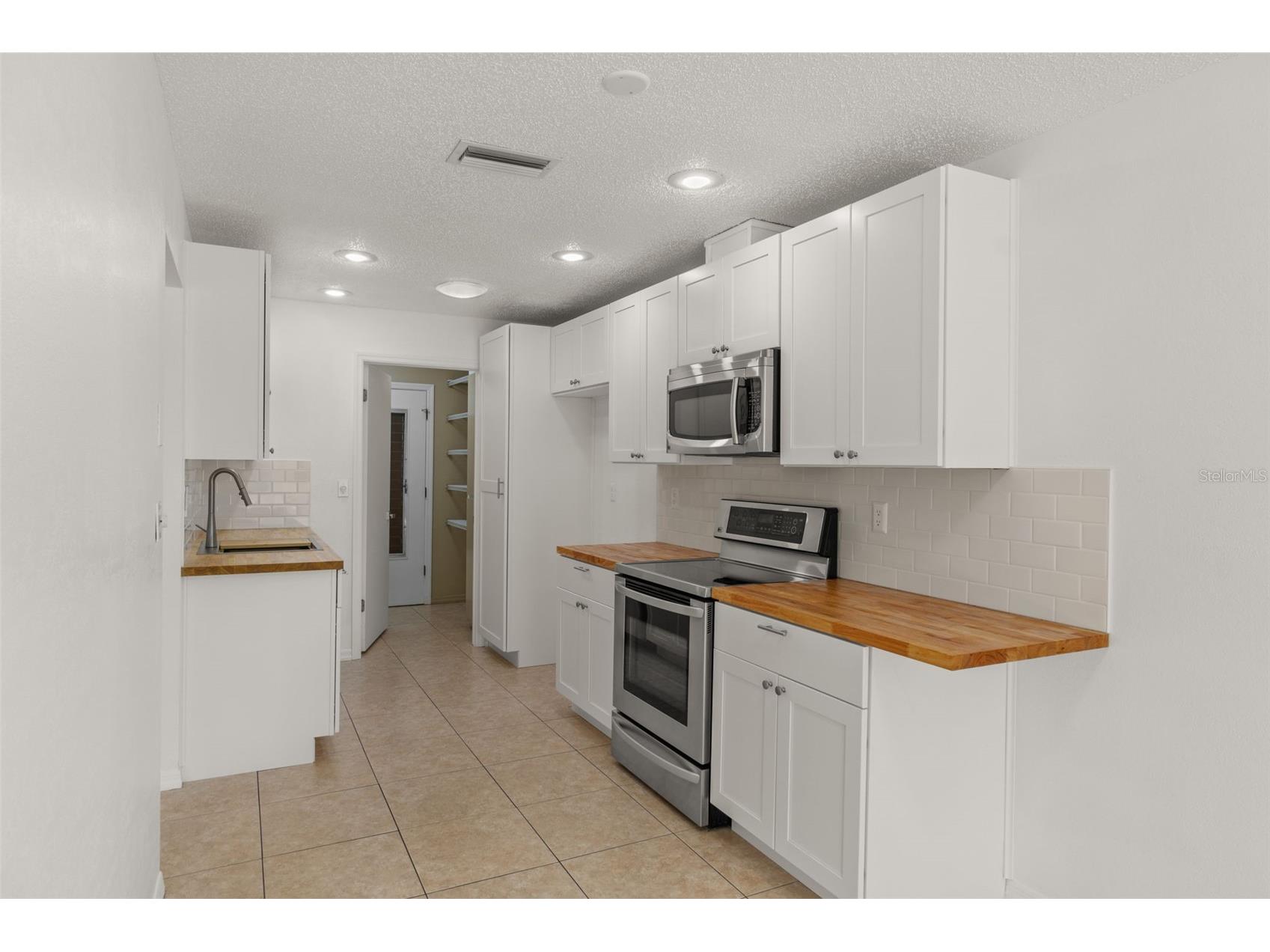 7445 Crestwood Drive Weeki Wachee FL 34613 W7883007 image18
