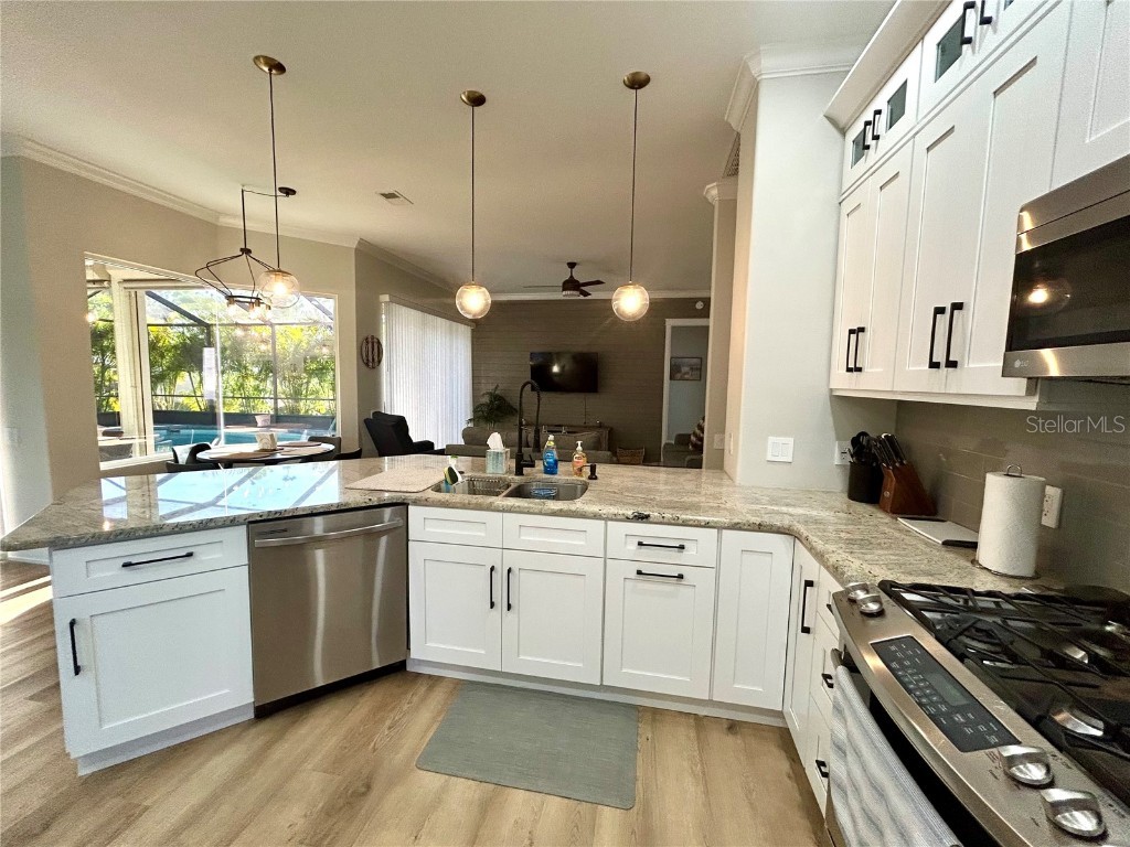 7448 39th Court E Sarasota FL 34243 A4650050 image11