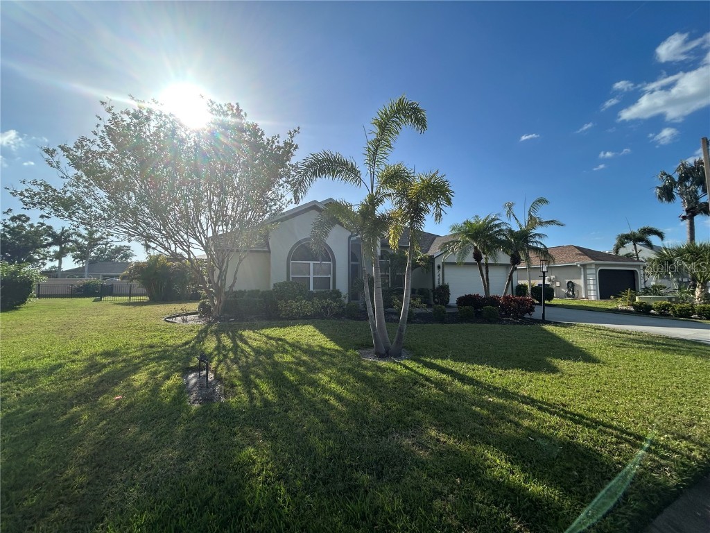 7448 39th Court E Sarasota FL 34243 A4650050 image2