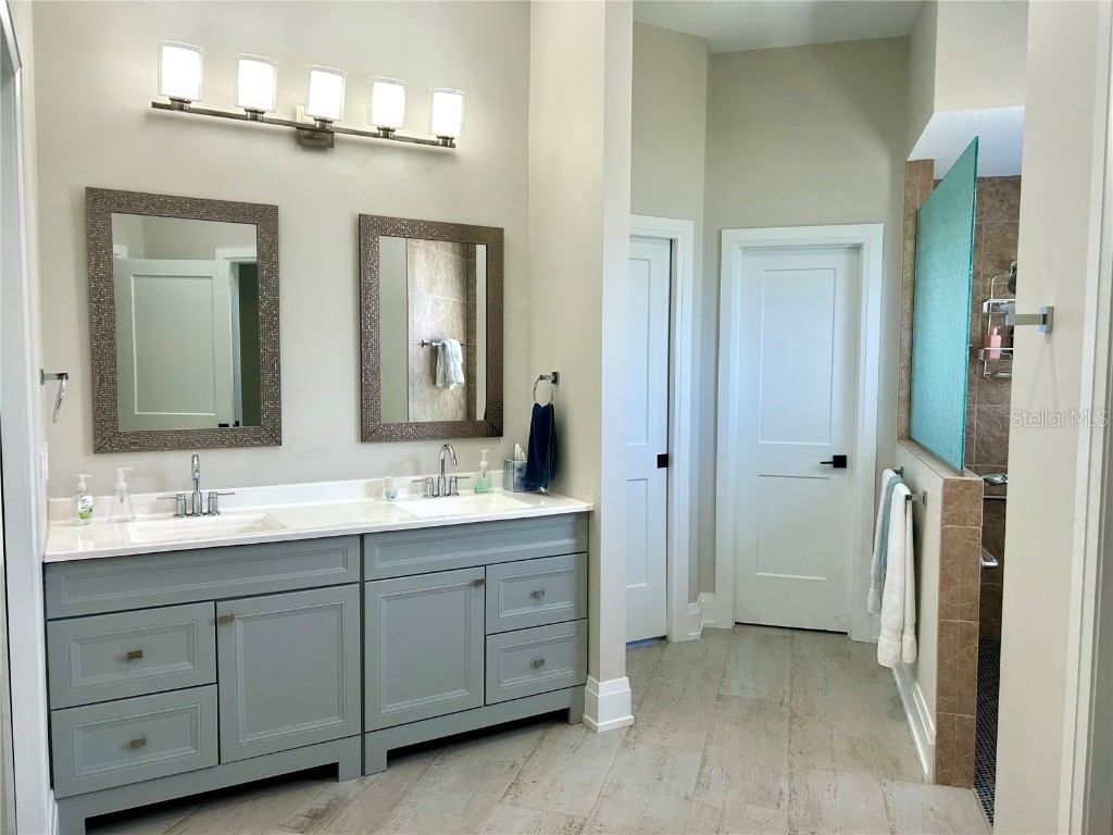 7448 39th Court E Sarasota FL 34243 A4650050 image32