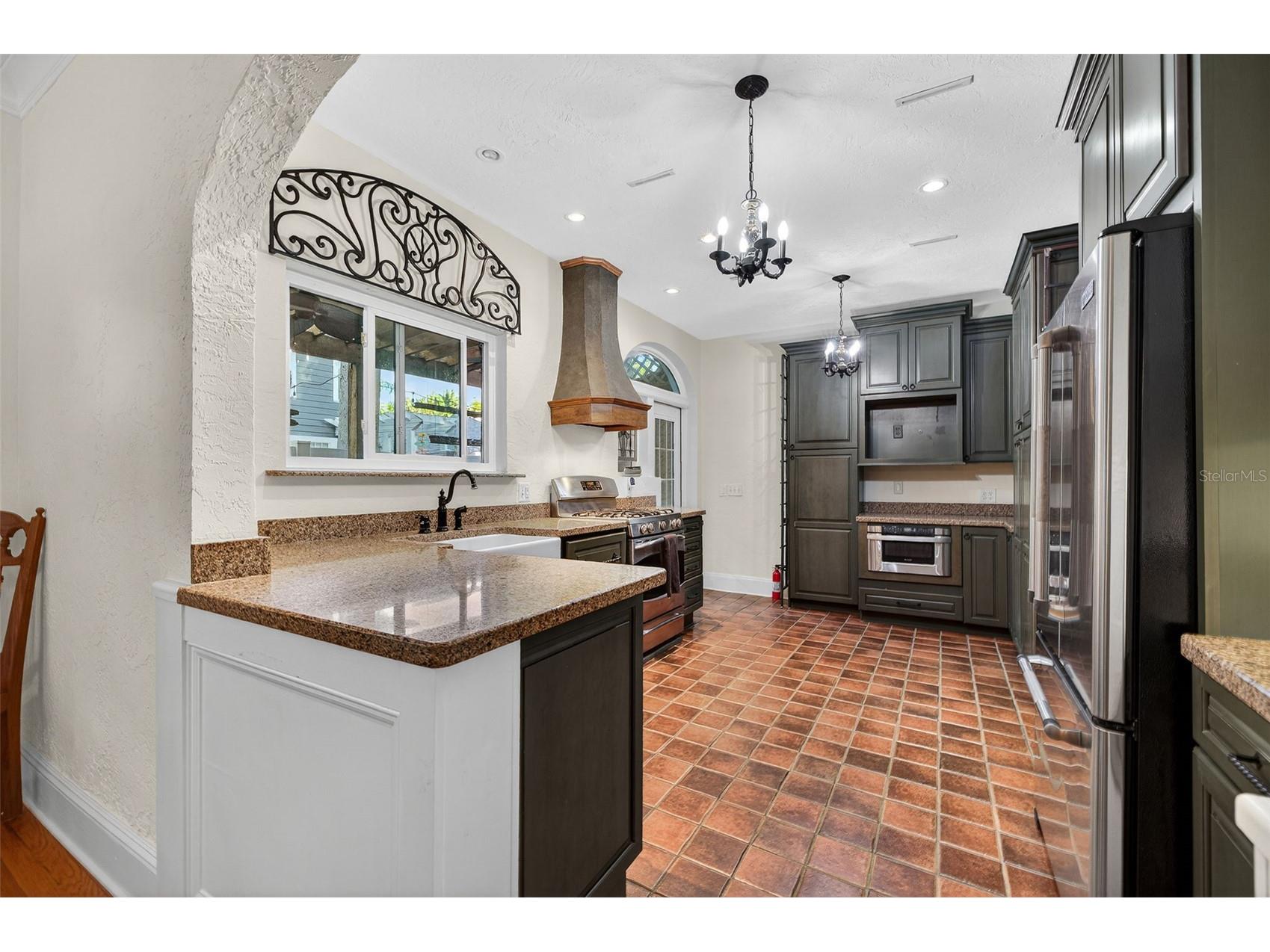 745 16th Avenue NE Saint Petersburg FL 33704 TB8483620 image12