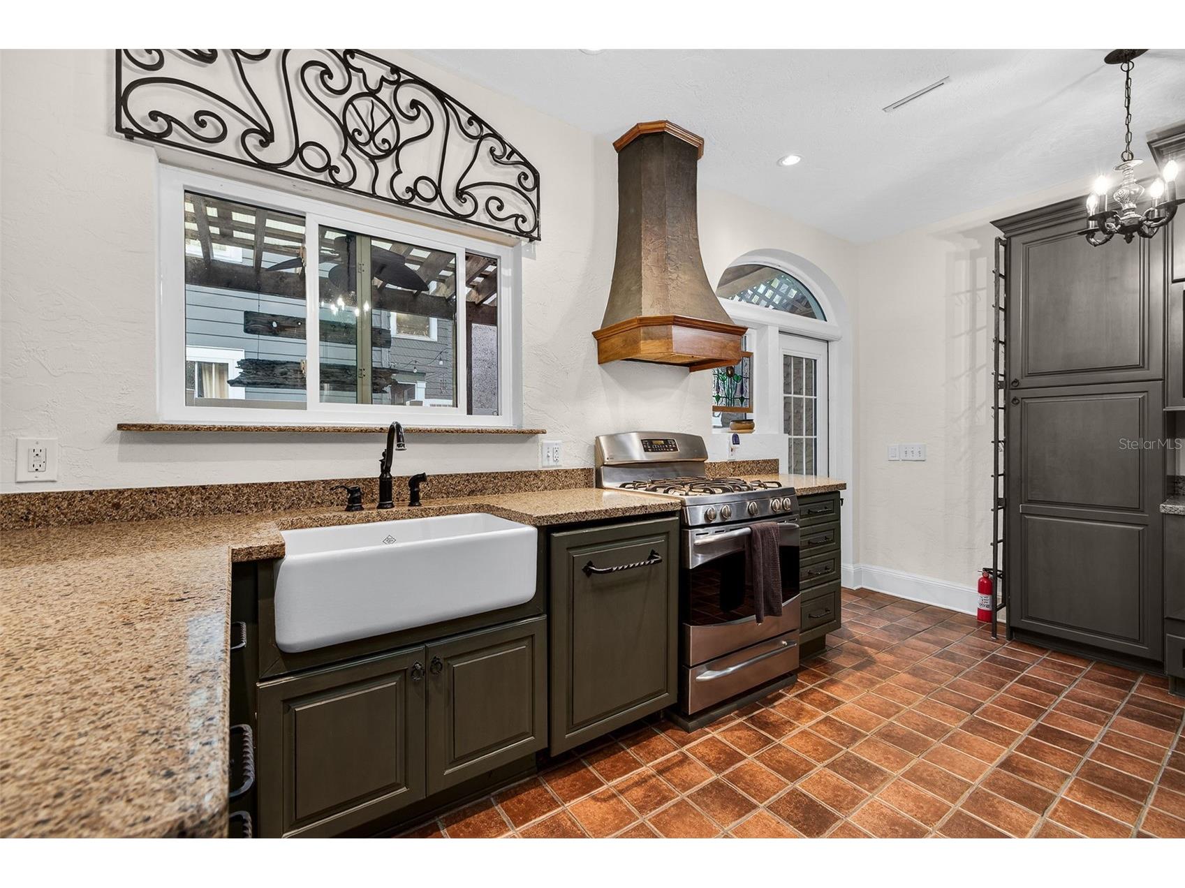 745 16th Avenue NE Saint Petersburg FL 33704 TB8483620 image14