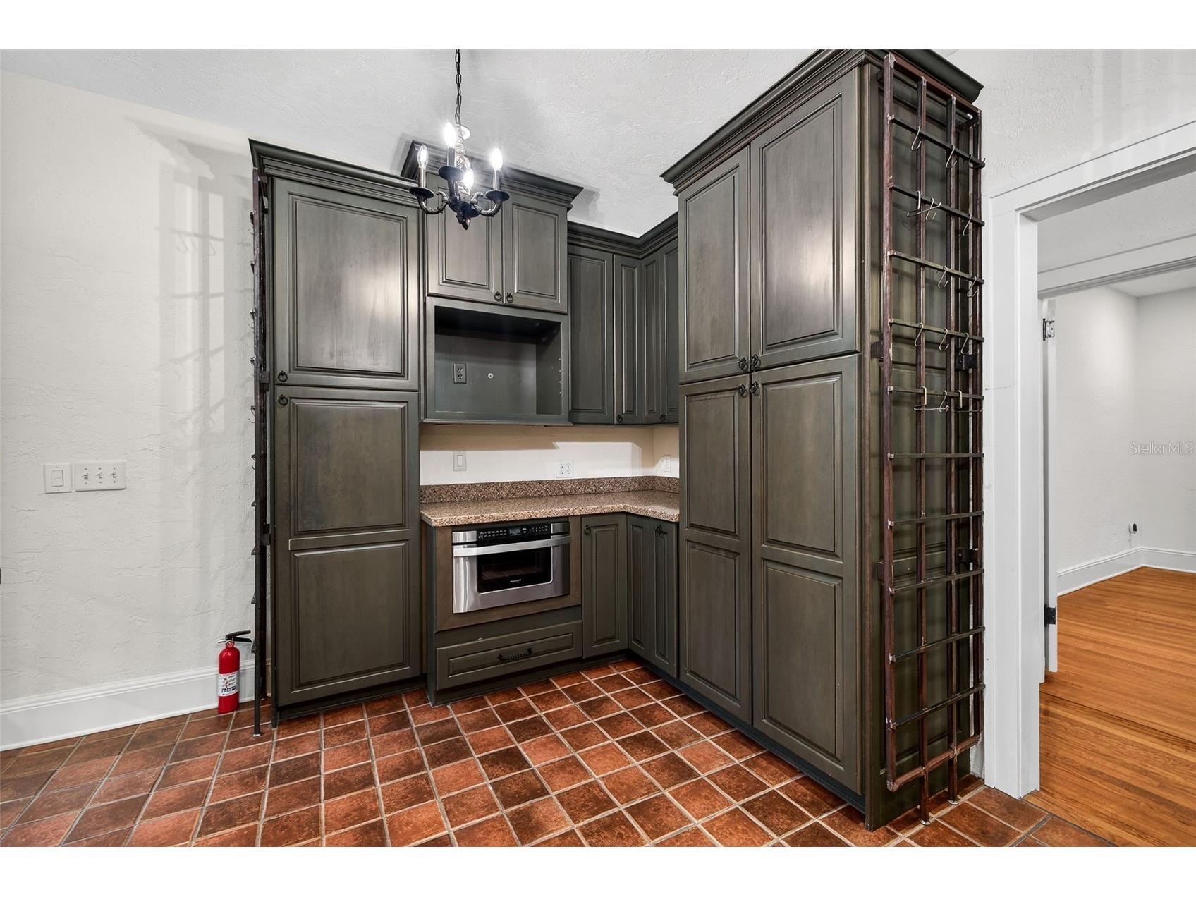 745 16th Avenue NE Saint Petersburg FL 33704 TB8483620 image15