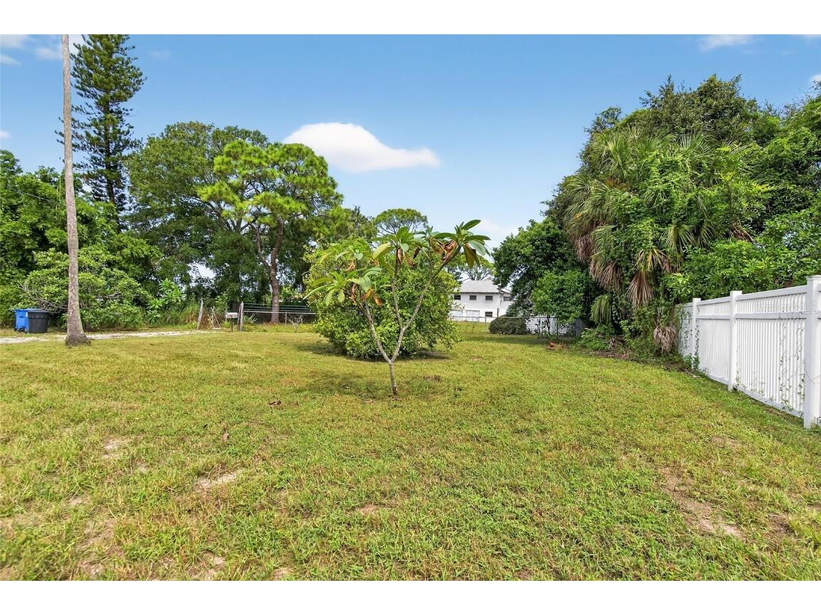 745 34th Avenue S Saint Petersburg FL 33705 TB8422507 image10