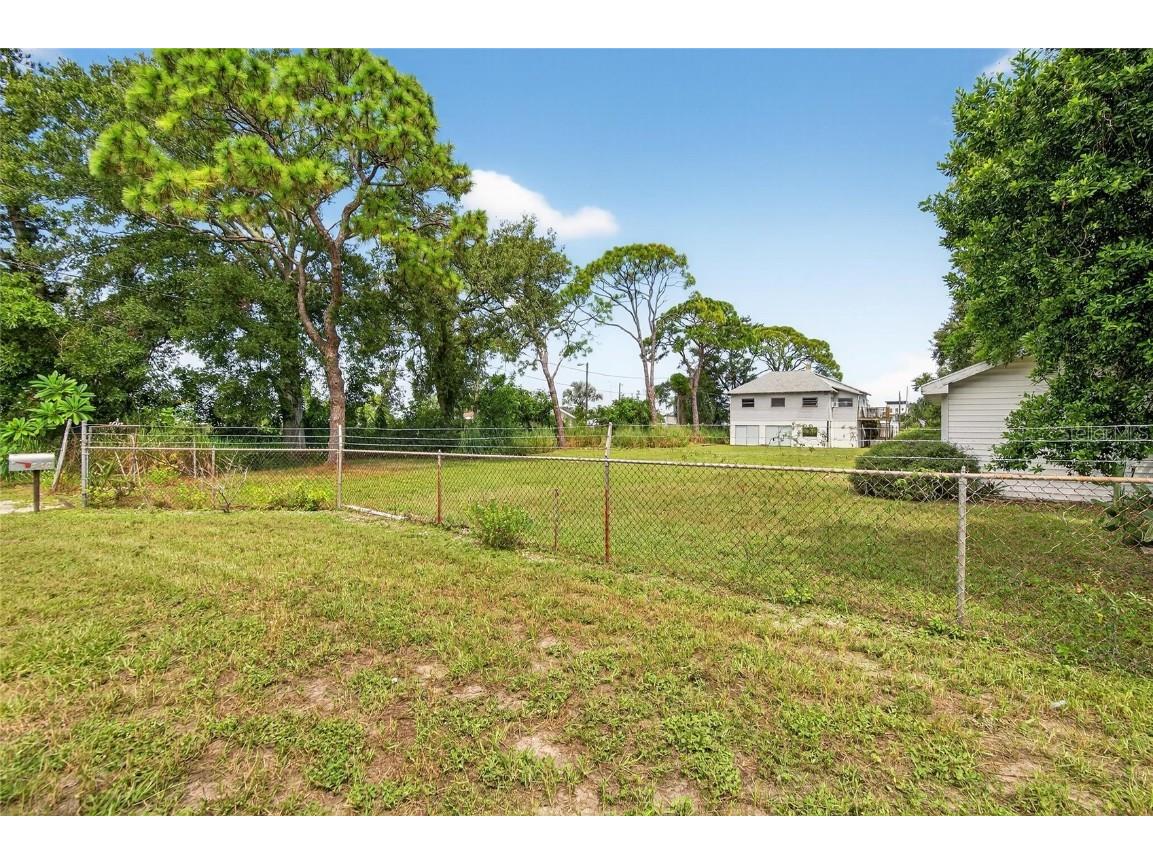 745 34th Avenue S Saint Petersburg FL 33705 TB8422507 image11