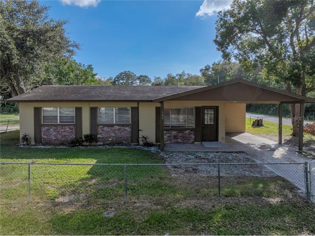 745 4th Street Polk City FL 33868 L4948785 image1