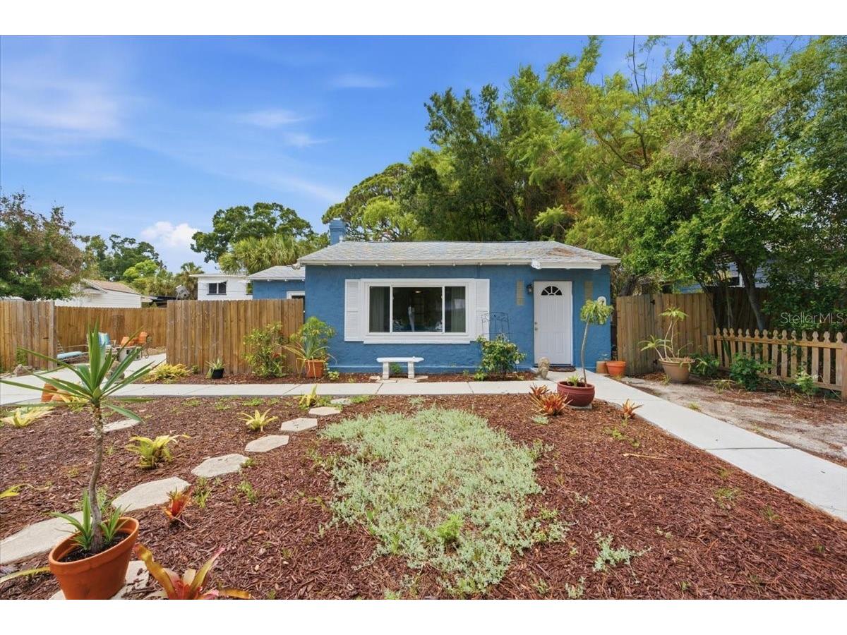 745 Alamanda Way S Saint Petersburg FL 33705 TB8520989 image1
