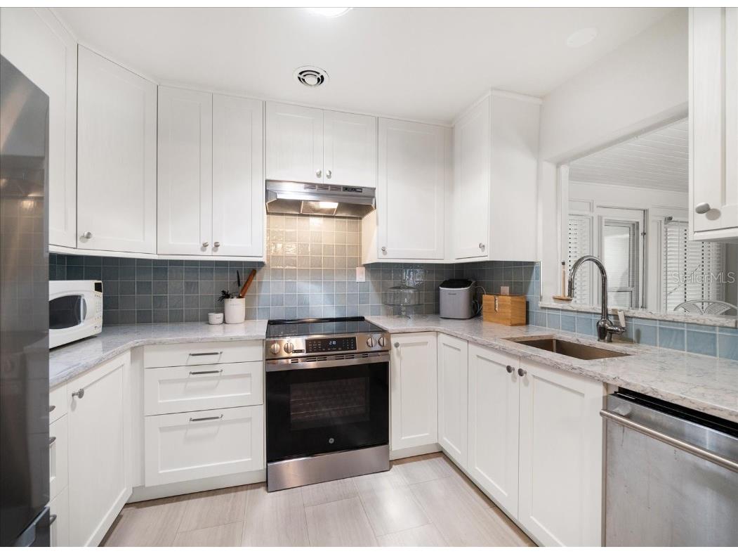 745 Bruce Avenue Clearwater Beach FL 33767 TB8401585 image3