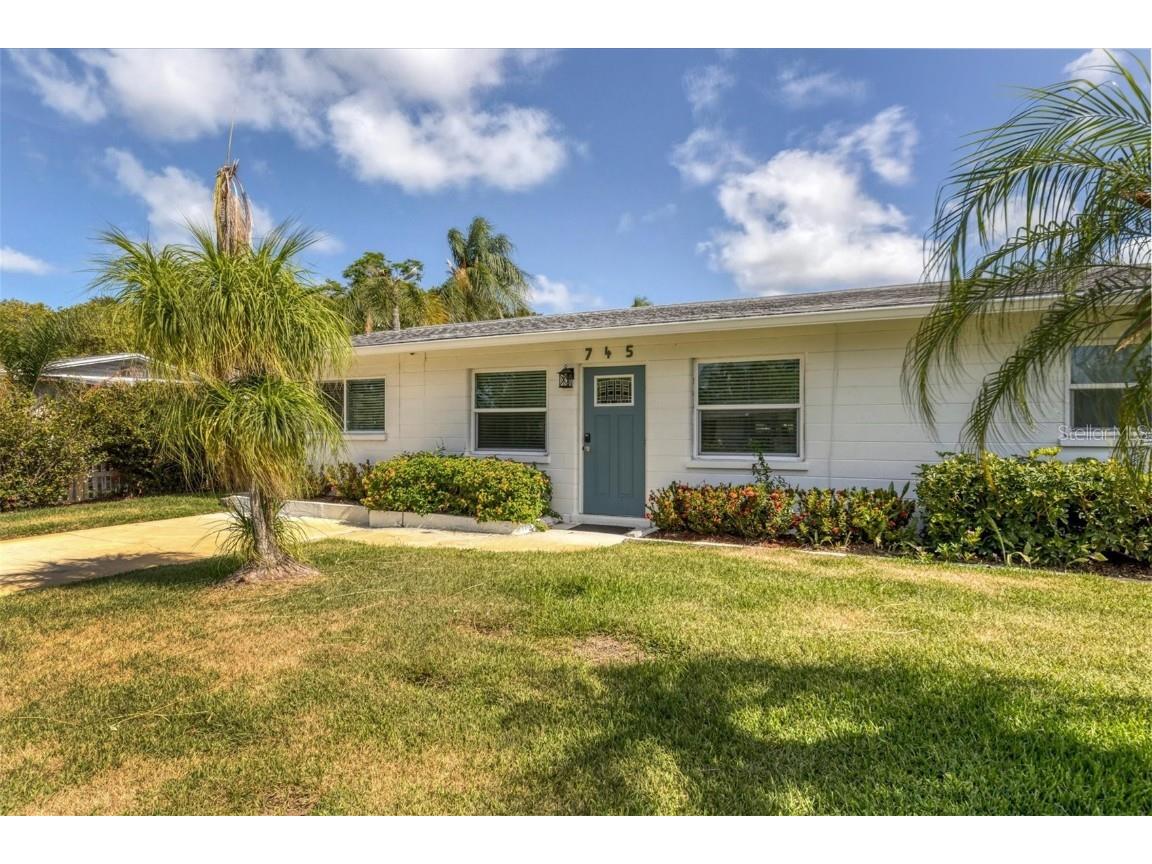 745 Pineland Avenue Venice FL 34285 N6126757 image1