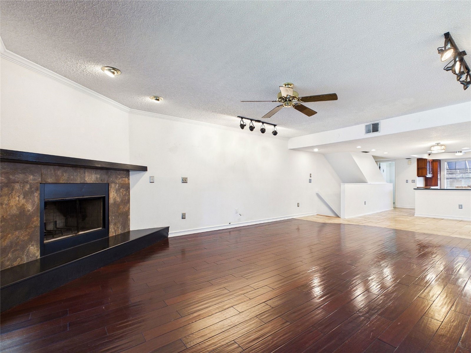 745 Pinellas Bayway S #202 Tierra Verde FL 33715 - MUD BAYOU TO TAMPA BAY TB8501583 image5