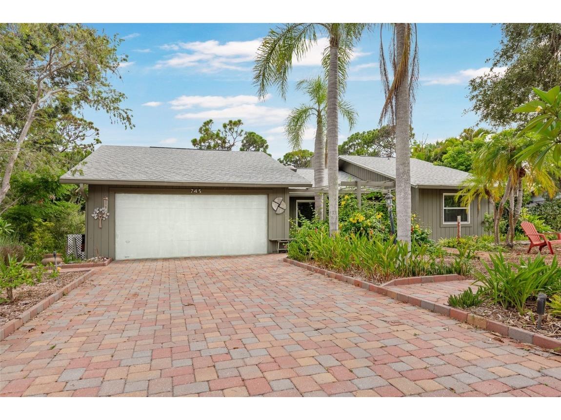 745 Sesame Street Englewood FL 34223 D6137527 image1