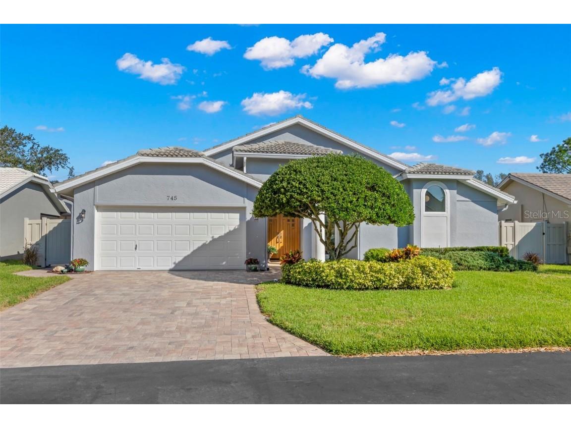 745 White Sand Drive NE Saint Petersburg FL 33703 TB8316037 image1