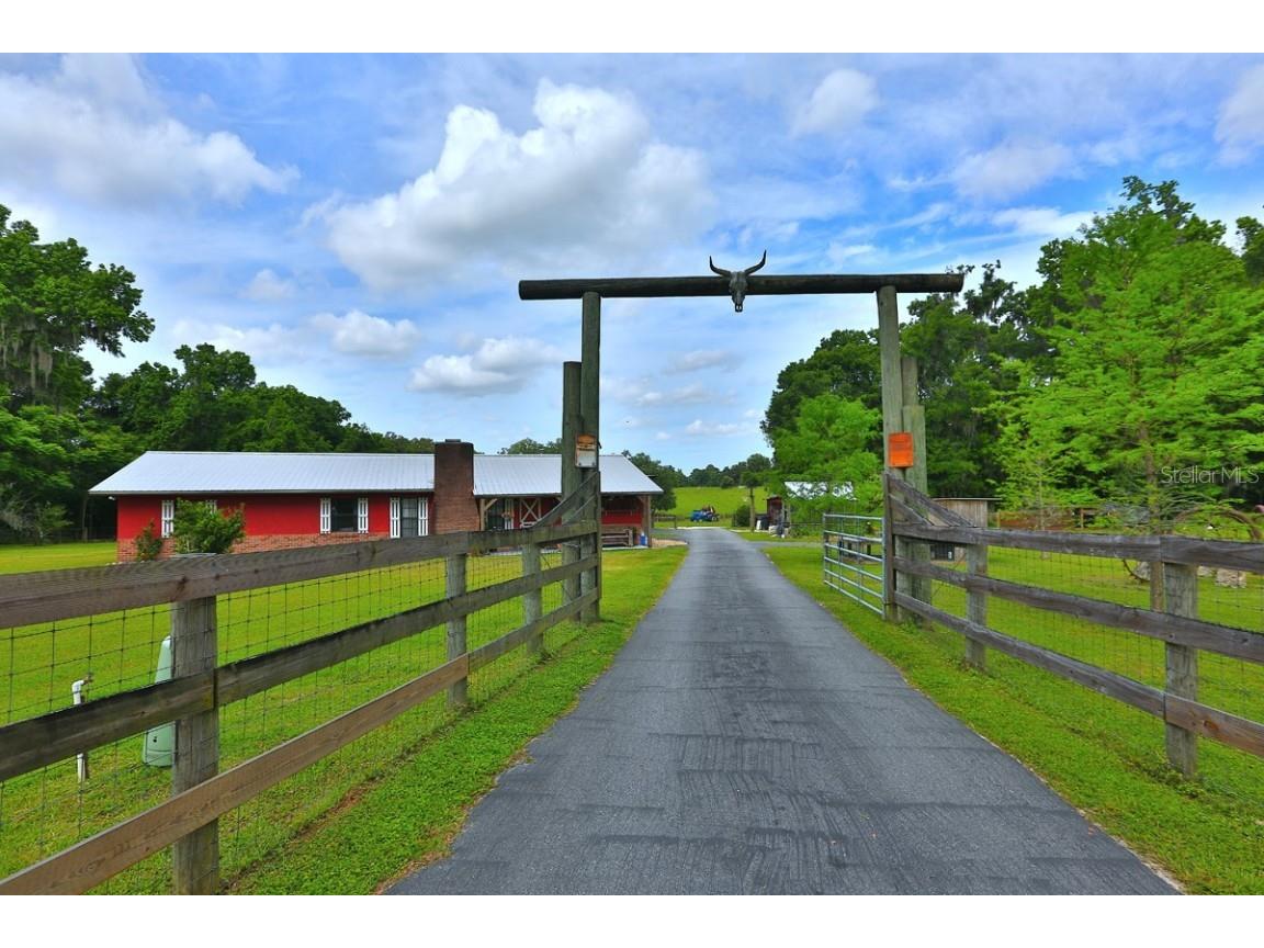 7450 SW 19th Avenue Road Ocala FL 34476 OM676861 image1