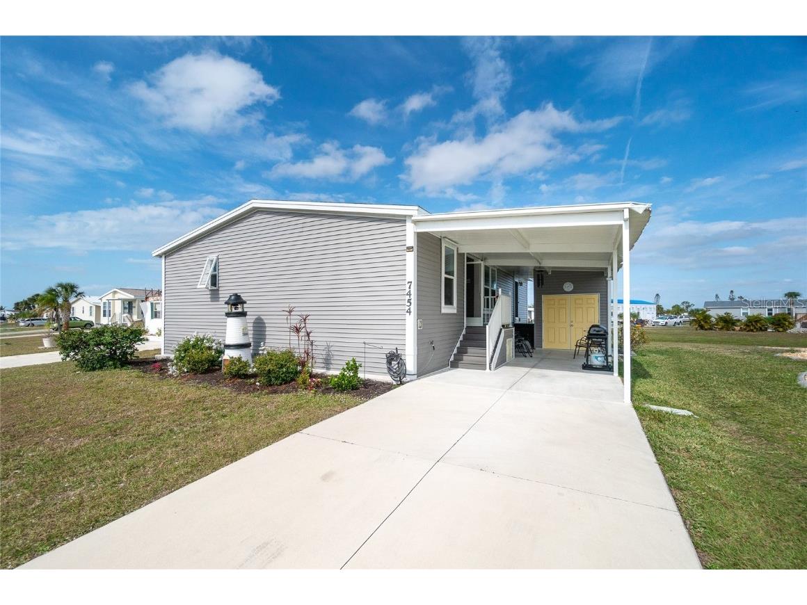 7454 Danvers Circle Port Charlotte FL 33981 - BUTTERFORD WATERWAY C7470502 image1