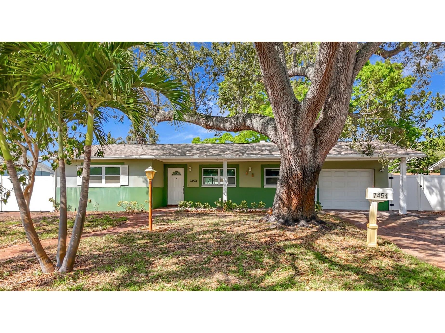 7454 Locust Street NE Saint Petersburg FL 33702 TB8486355 image1