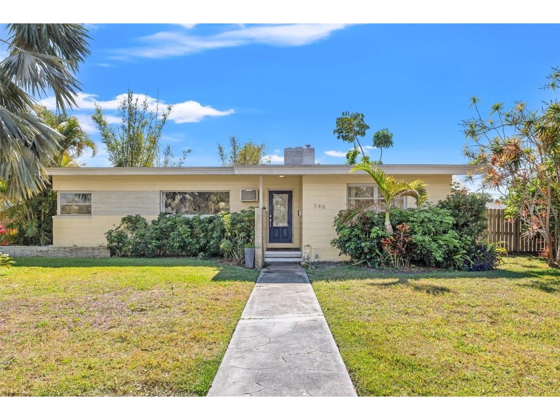 746 30th Avenue N Saint Petersburg FL 33704 TB8355268 image1