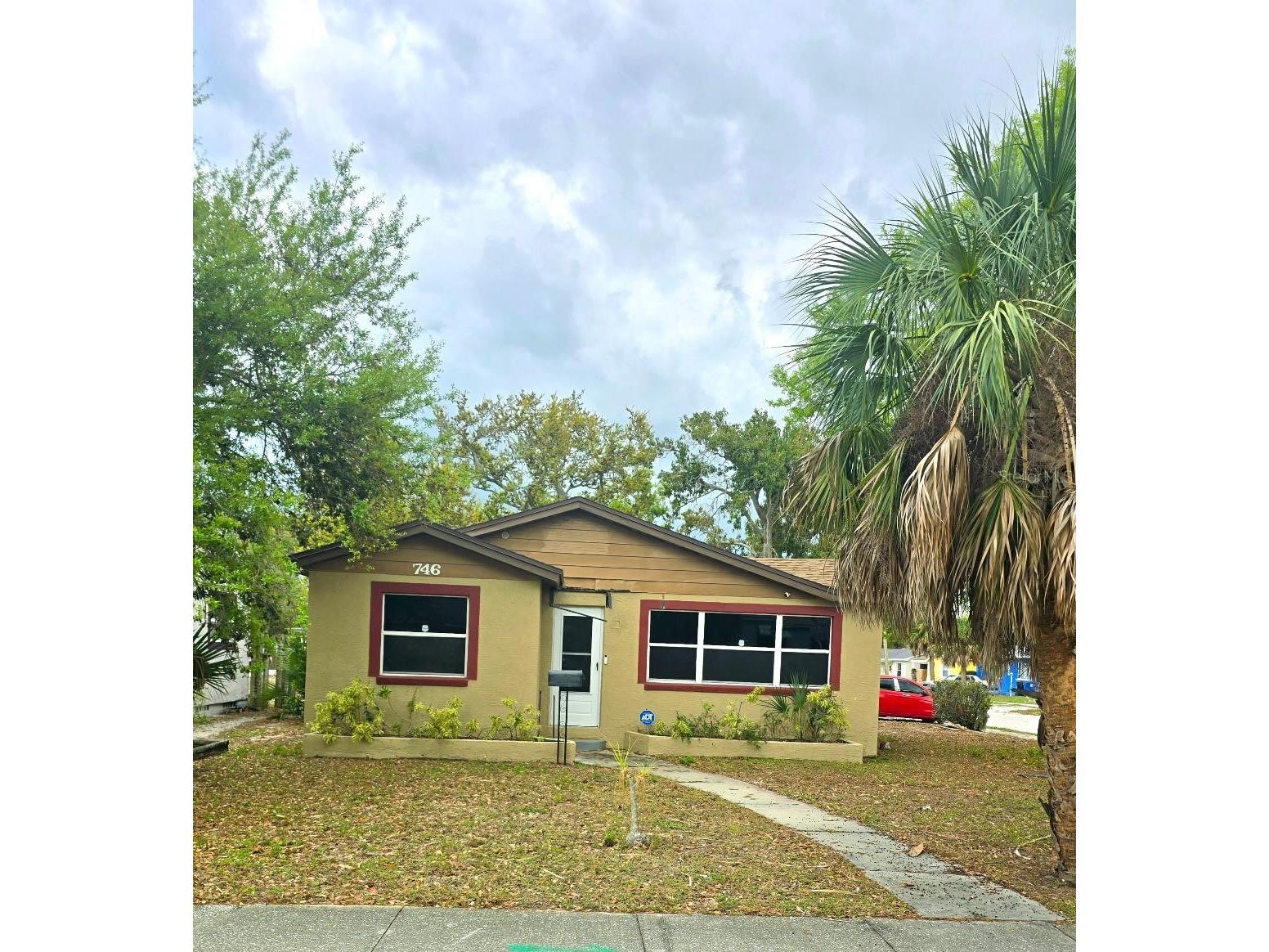 746 38th Avenue S Saint Petersburg FL 33705 TB8489154 image1