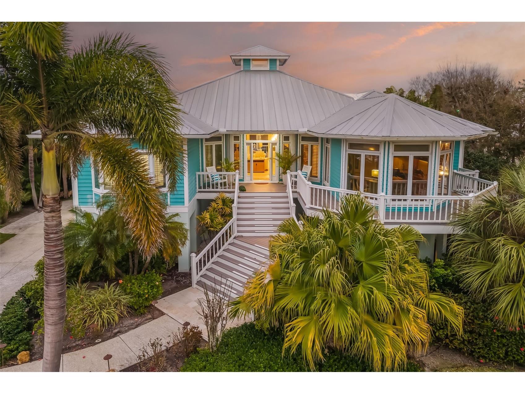 746 Eagle Point Drive Venice FL 34285 - ROBERTS BAY A4684361 image1