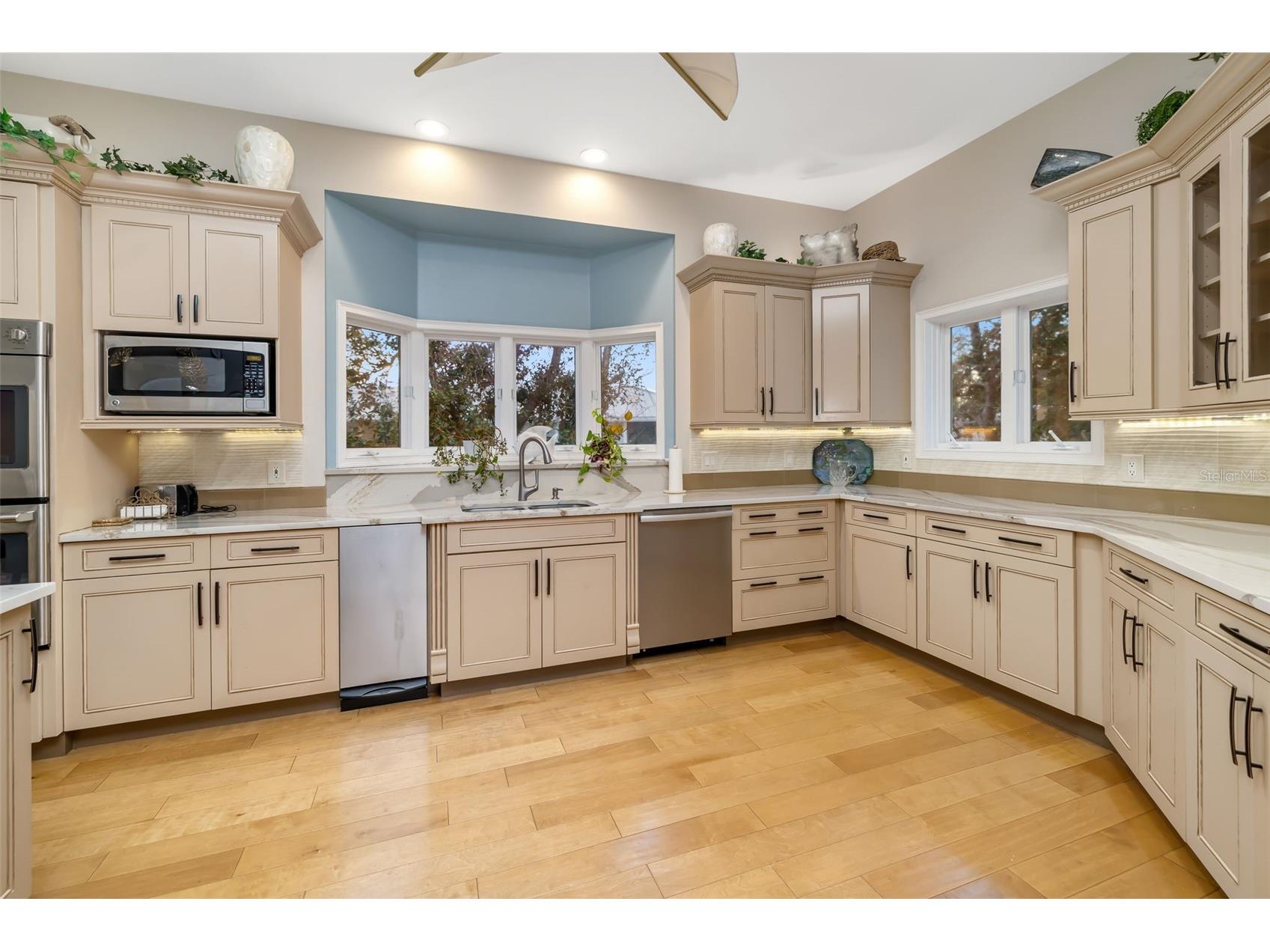 746 Eagle Point Drive Venice FL 34285 - ROBERTS BAY A4684361 image23