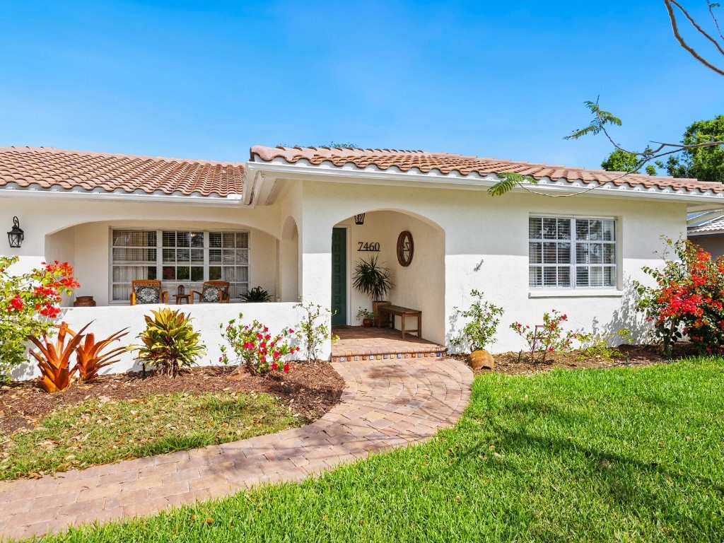 7460 Dickens Drive Sarasota FL 34231 A4654598 image1
