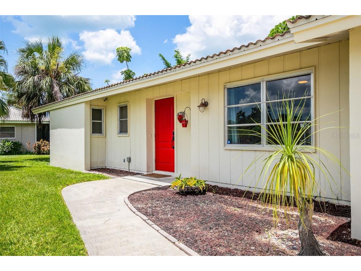 7460 Mariana Drive Sarasota FL 34231 A4662030 image1