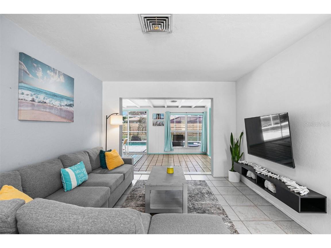 7460 Mariana Drive Sarasota FL 34231 A4662030 image5