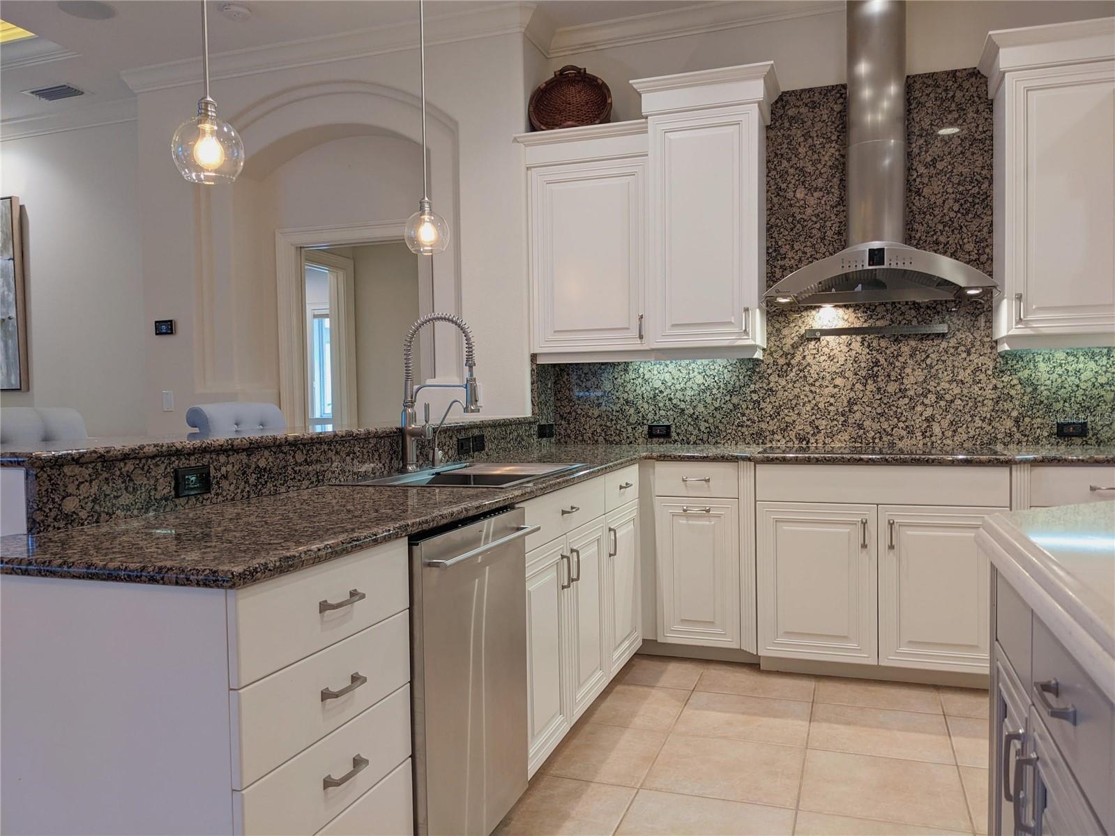7460 Paurotis Court Sarasota FL 34241 A4689215 image16