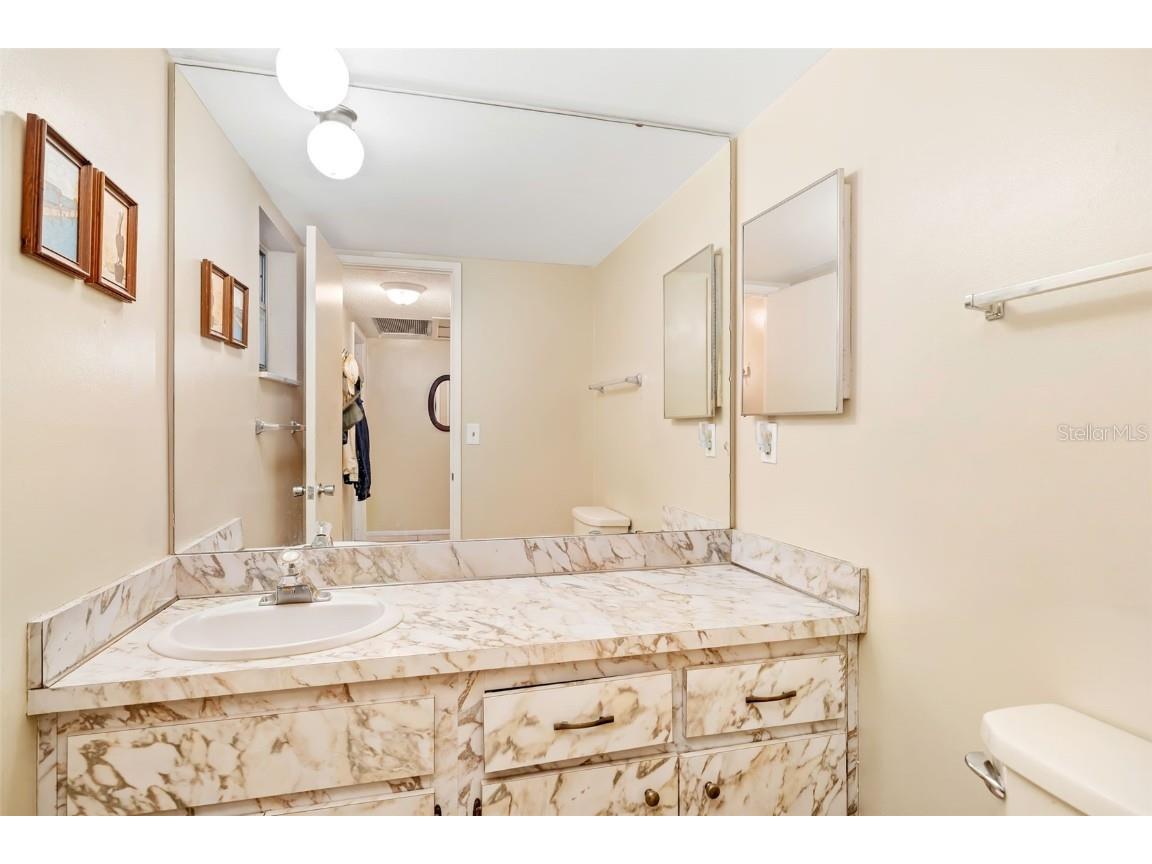 7461 W Country Club Drive #404 Sarasota FL 34243 A4676854 image12