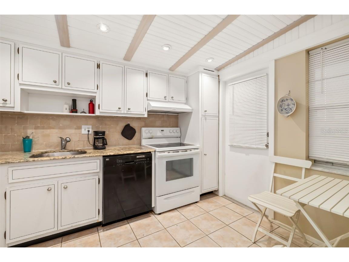 7461 W Country Club Drive #404 Sarasota FL 34243 A4676854 image13