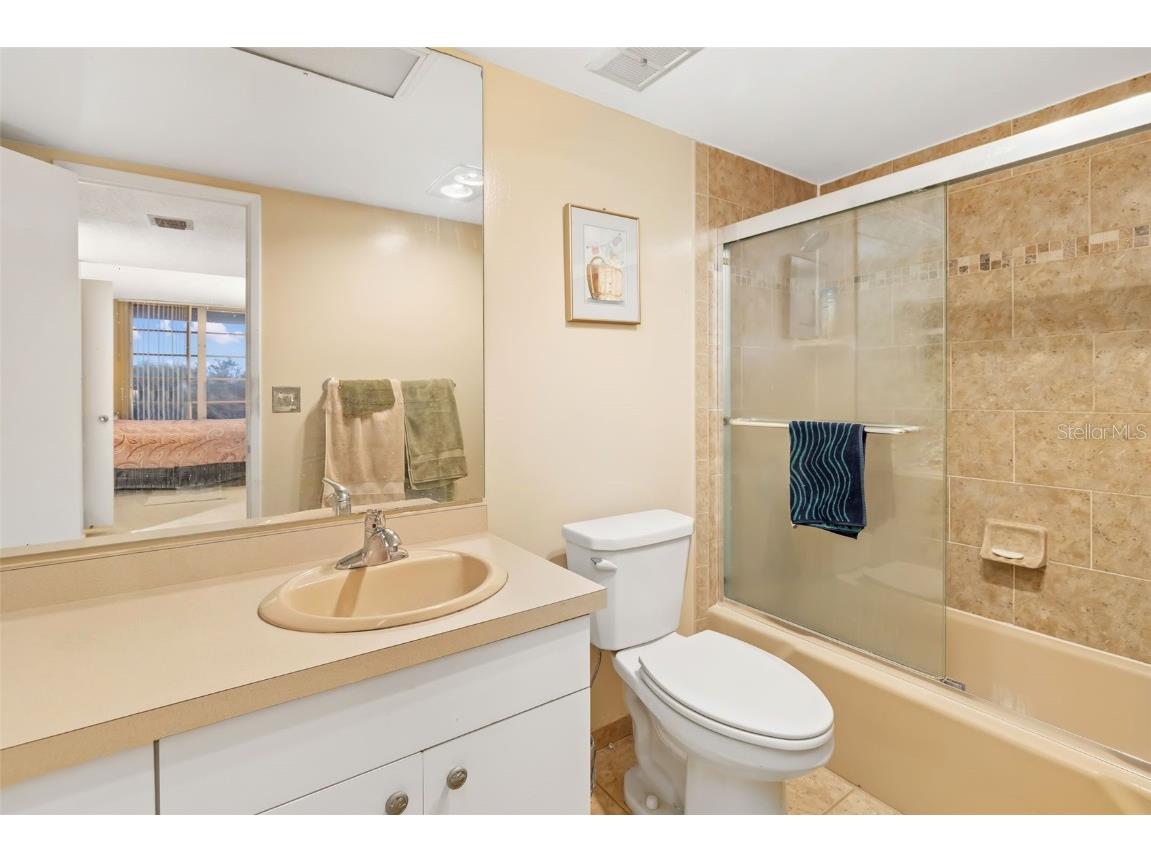 7461 W Country Club Drive #404 Sarasota FL 34243 A4676854 image25