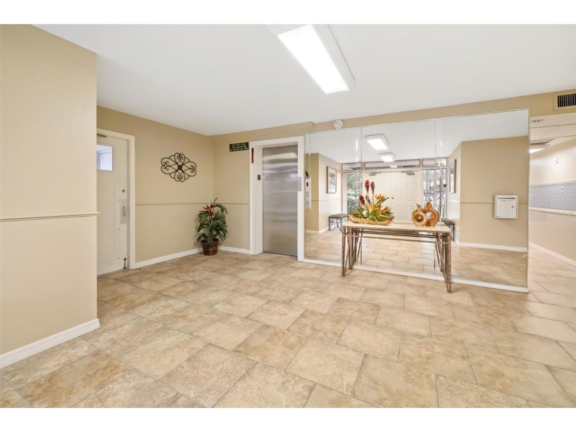 7461 W Country Club Drive #404 Sarasota FL 34243 A4676854 image4