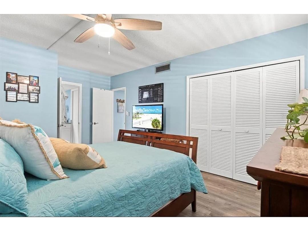 7461 W Country Club Drive N #108 Sarasota FL 34243 A4681776 image12