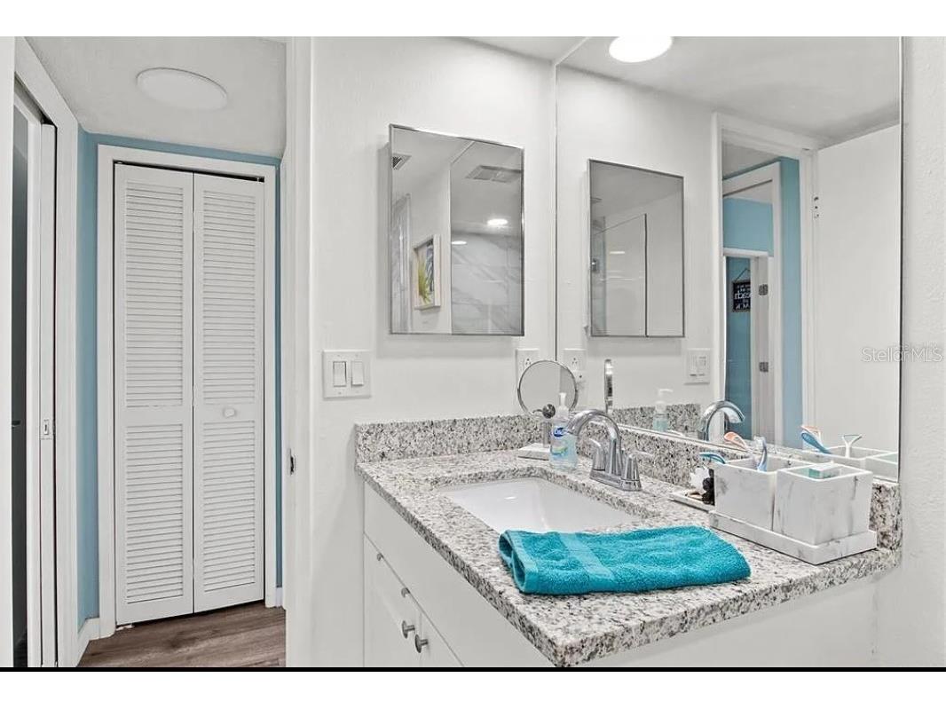 7461 W Country Club Drive N #108 Sarasota FL 34243 A4681776 image16