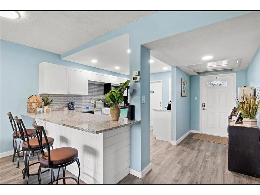 7461 W Country Club Drive N #108 Sarasota FL 34243 A4681776 image2