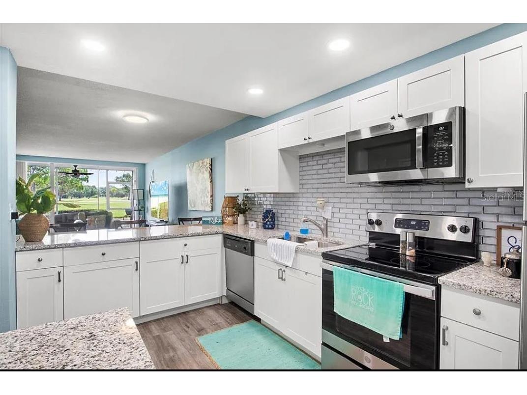 7461 W Country Club Drive N #108 Sarasota FL 34243 A4681776 image3
