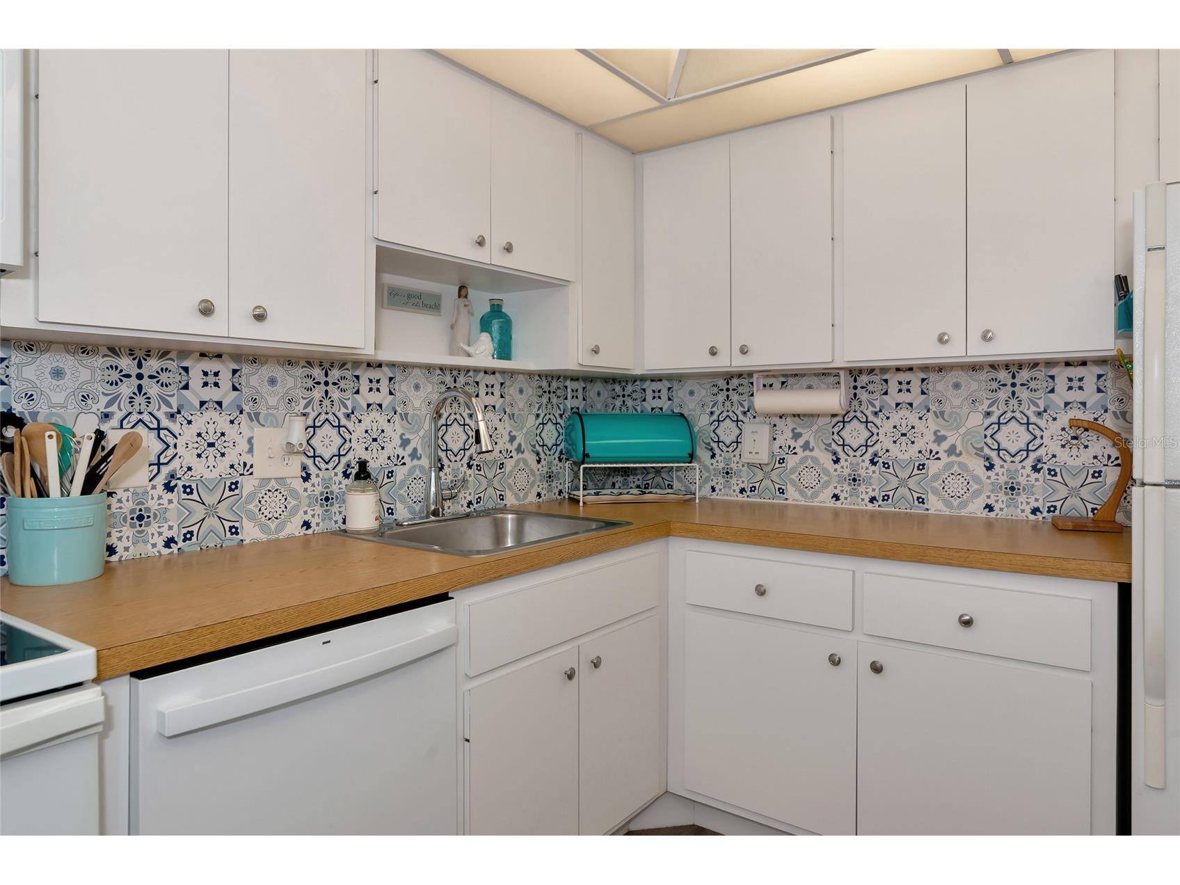 7461 W Country Club Drive N #203 Sarasota FL 34243 A4693369 image10