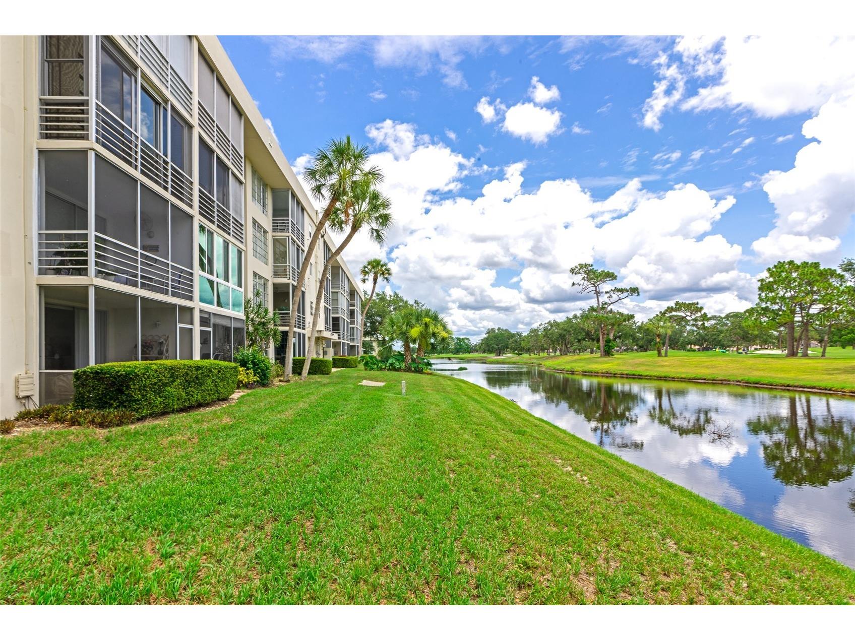 7461 W Country Club Drive N #203 Sarasota FL 34243 A4693369 image39