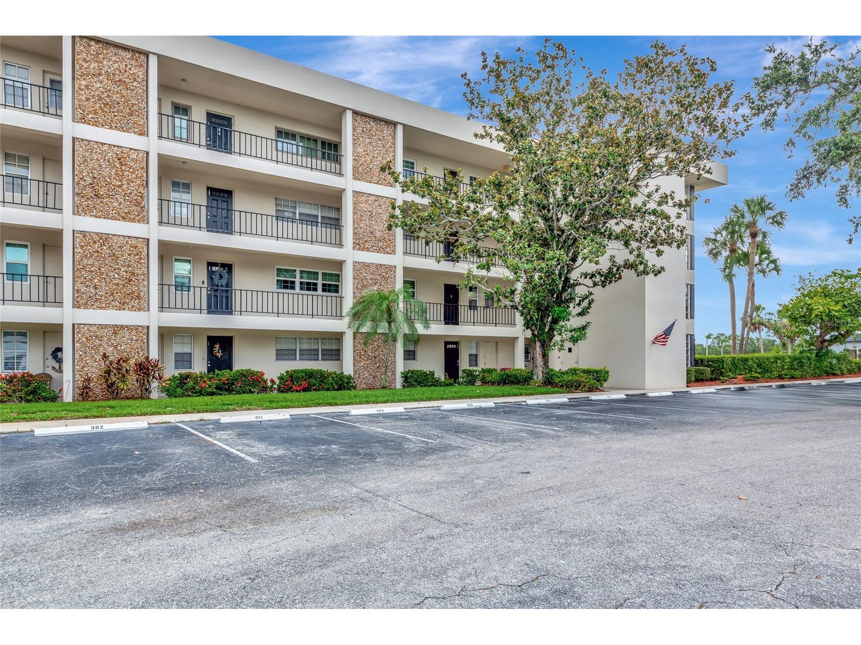 7461 W Country Club Drive N #203 Sarasota FL 34243 A4693369 image42