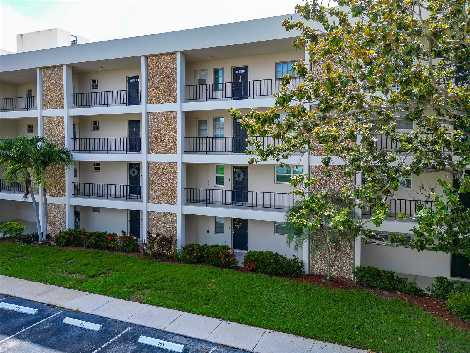 7461 W Country Club Drive N #203 Sarasota FL 34243 A4693369 image47